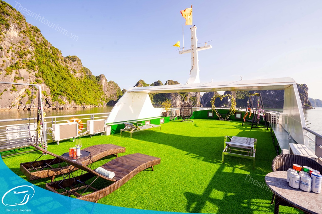 Du lịch Hạ Long 2 ngày 1 đêm giá rẻ - Bí kíp đi chơi thả ga mà không lo "đau ví"! 16 du lich du thuyen ha long the sinh tourism sinh cafe tour du thuyen 5 sao 1 ngay 6 tieng 010 20230730