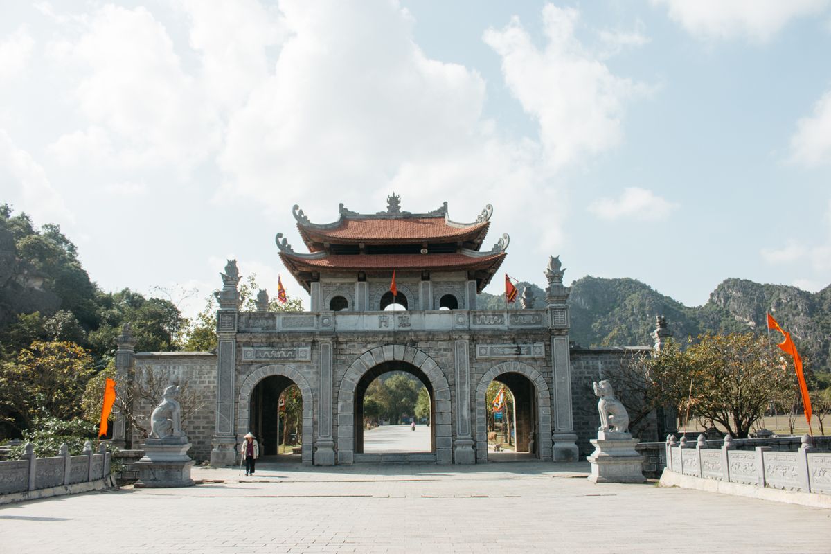 hoa lu 2