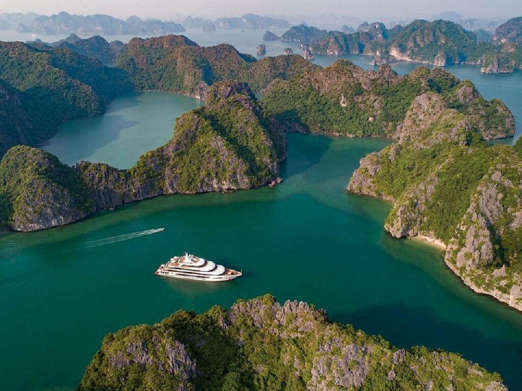 Hạ Long Cát Bà 3 Ngày 2 Đêm: Trọn Vẹn Vẻ Đẹp Vịnh Biển Bắc Bộ 8 Đi tour Hạ Long Cát Bà 3 ngày 2 đêm với Thế Sinh