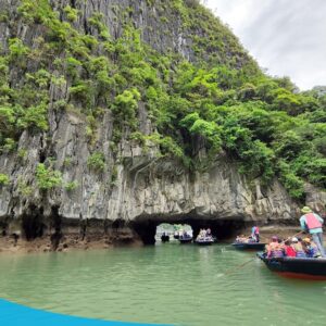 tour du lich ha long du lich the sinh hang luon 002 20240510 134733