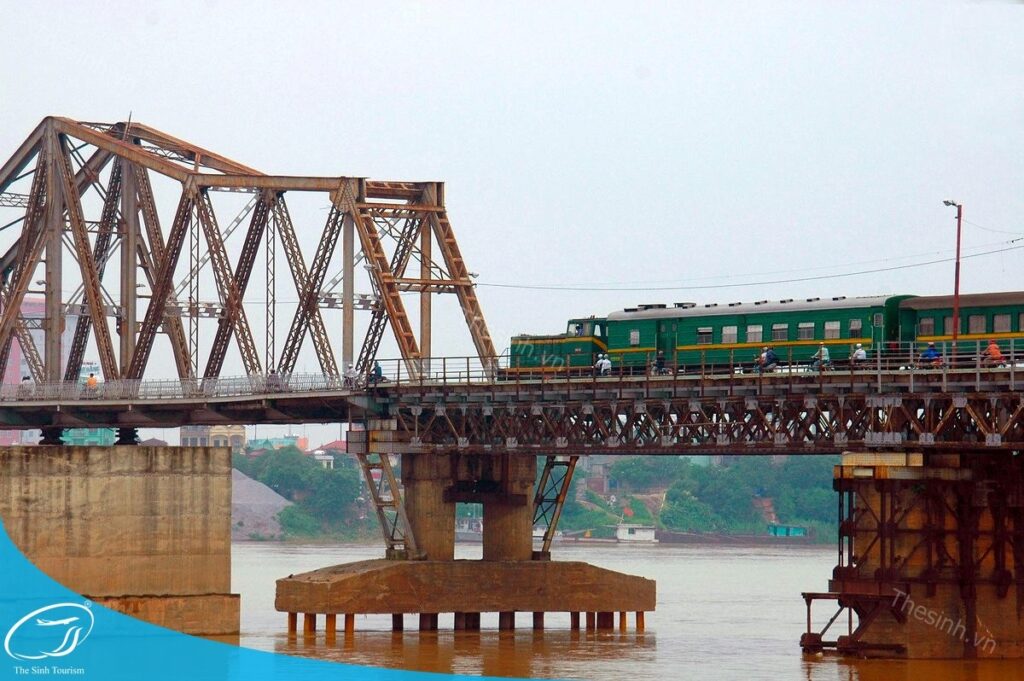 tour du lich ha noi du lich the sinh tourist the sinh tourism cau long bien 020 20240510 135129