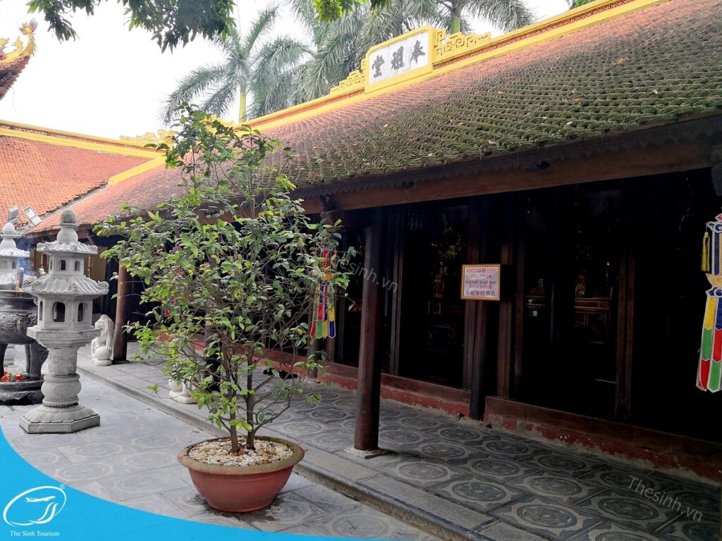 tour du lich ha noi du lich the sinh tourist the sinh tourism chua tran quoc 009 20240510 135336