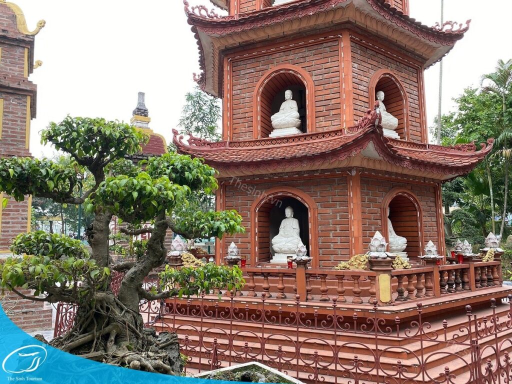 tour du lich ha noi du lich the sinh tourist the sinh tourism chua tran quoc 016 20240510 135336