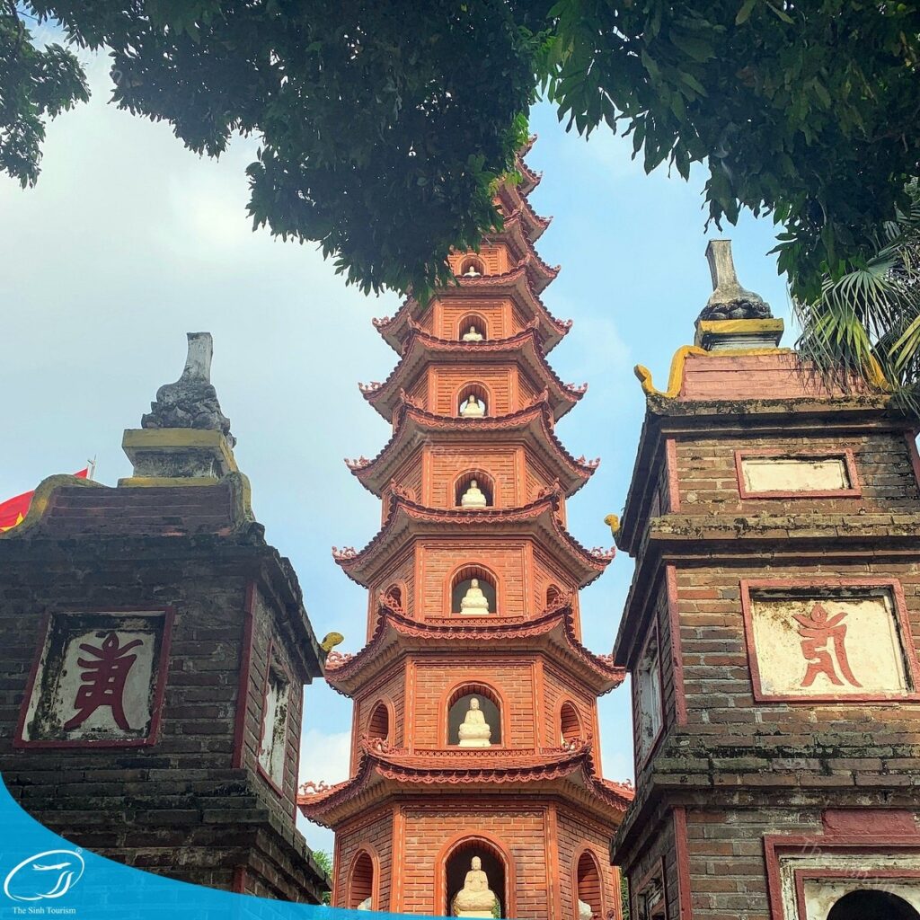 tour du lich ha noi du lich the sinh tourist the sinh tourism chua tran quoc 019 20240510 135336