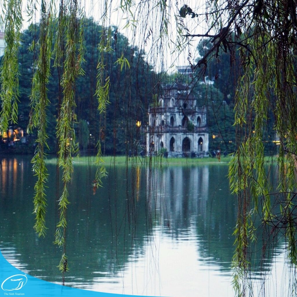 tour du lich ha noi du lich the sinh tourist the sinh tourism ho guom ho hoan kiem 011 20240510 135409