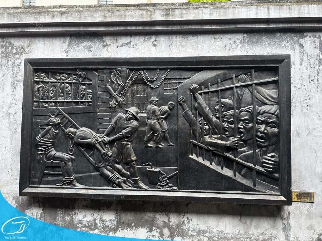 tour du lich ha noi du lich the sinh tourist the sinh tourism nha tu hoa lo 005 20240510 135902