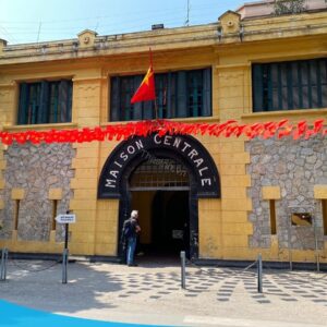 tour du lich ha noi du lich the sinh tourist the sinh tourism nha tu hoa lo 007 20240510 135903