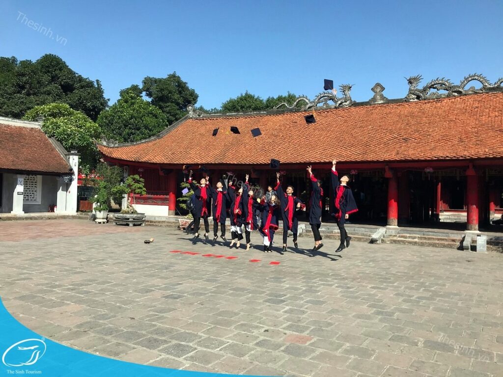 tour du lich ha noi du lich the sinh tourist the sinh tourism van mieu quoc tu giam 005 20240510 140025