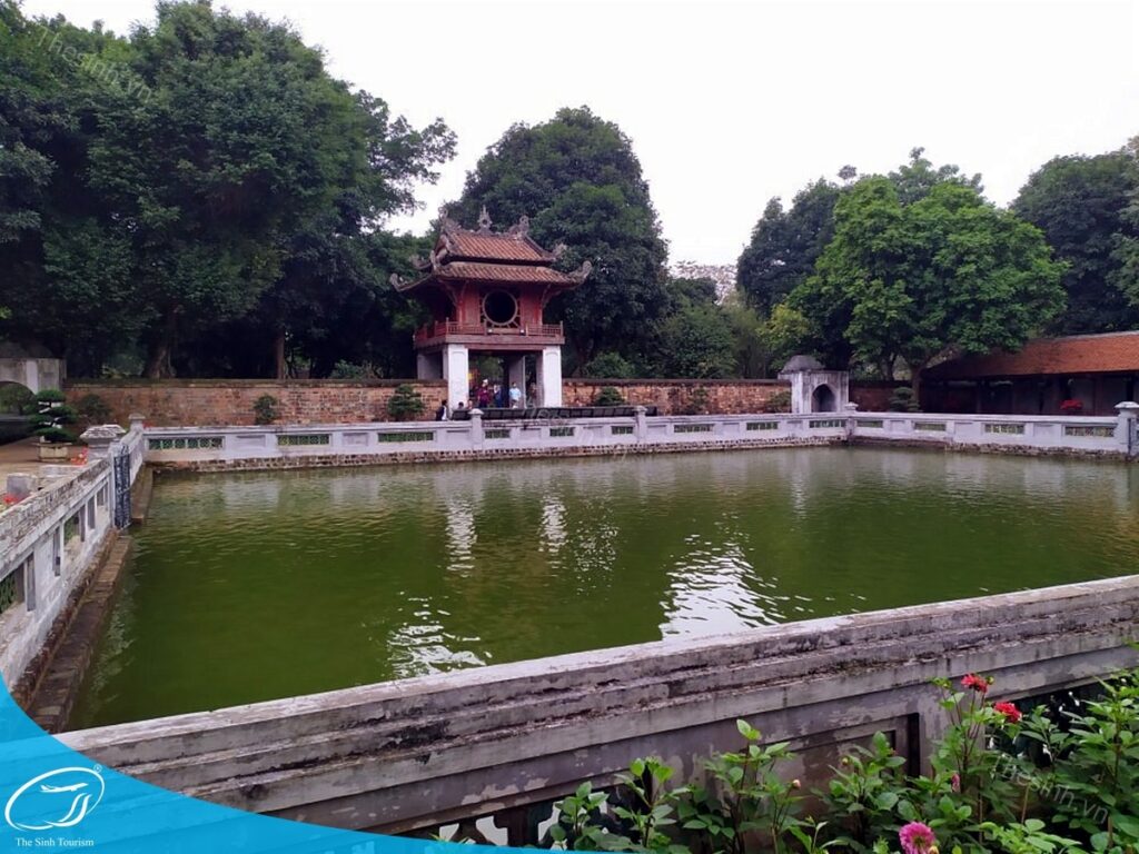 Chương trình city tour Hà Nội 1 ngày - Văn Miếu Quốc Tử Giám