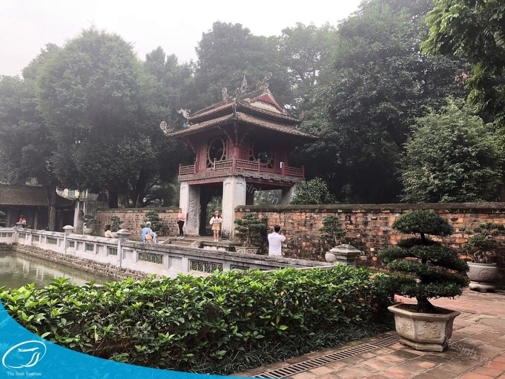 tour du lich ha noi du lich the sinh tourist the sinh tourism van mieu quoc tu giam 021 20240510 140025
