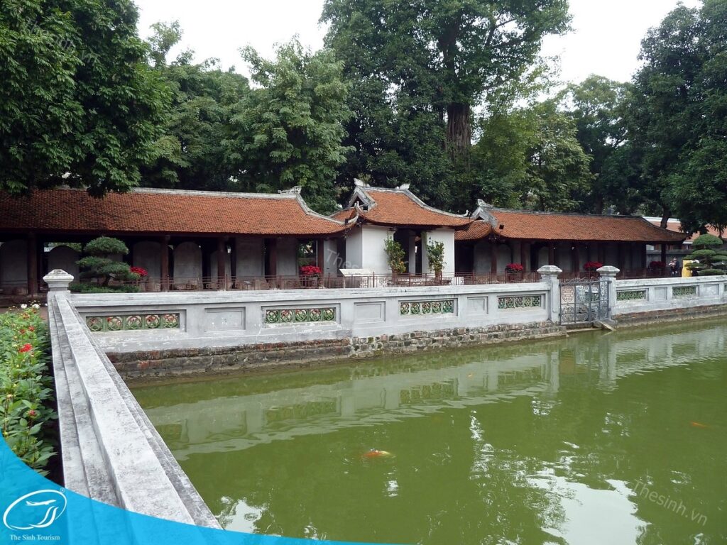 tour du lich ha noi du lich the sinh tourist the sinh tourism van mieu quoc tu giam 032 20240510 140026