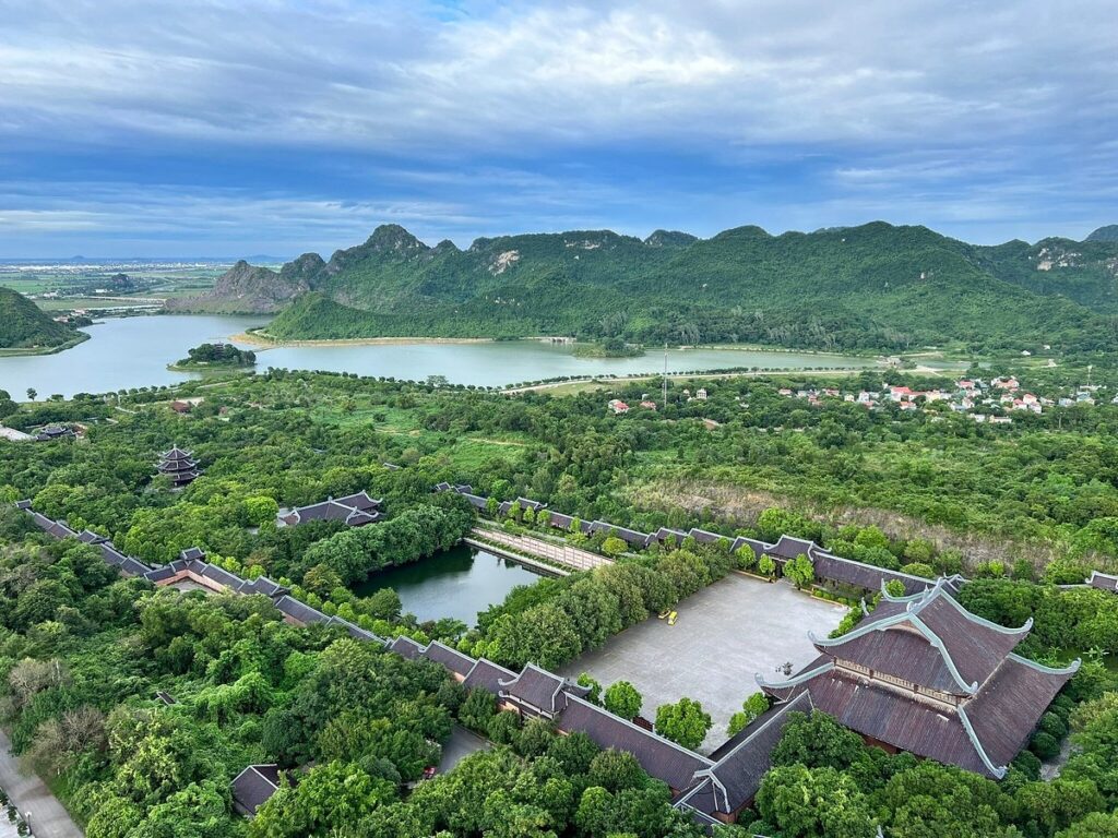 Đi tour Ninh Bình Hạ Long cùng Thế Sinh Tourist