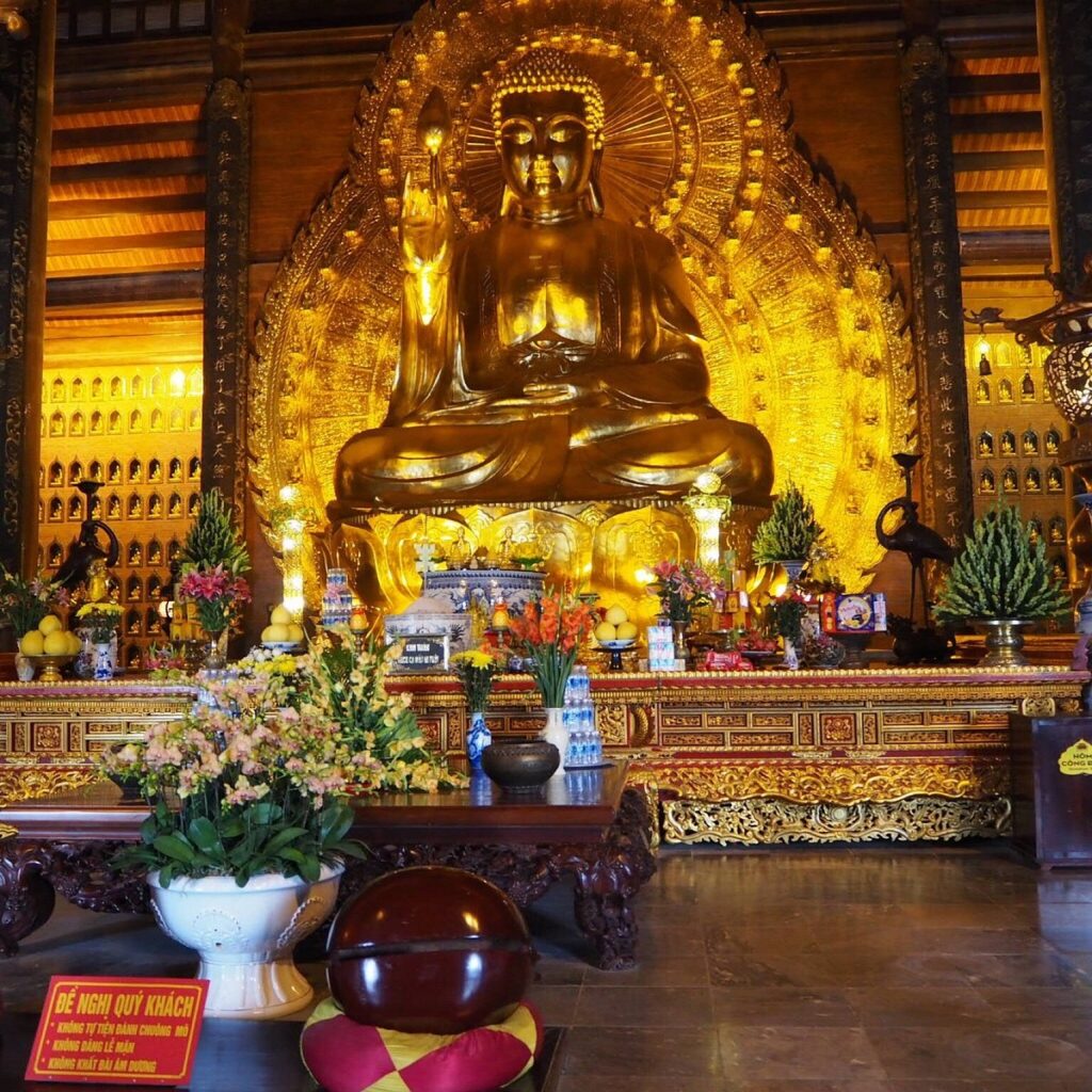Du Lịch Ninh Bình - Cẩm Nang Trọn Bộ Từ A–Z 21 tour du lich ninh binh du lich the sinh tourist the sinh tourism chua bai dinh 049 20240510 141730