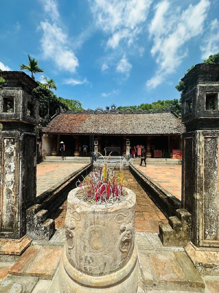 tour du lich ninh binh du lich the sinh tourist the sinh tourism hoa lu tam coc 003 20240510 141817