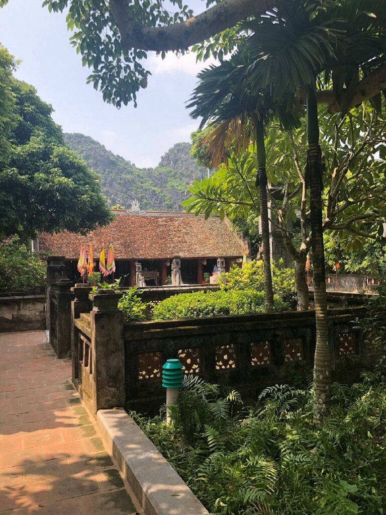 tour du lich ninh binh du lich the sinh tourist the sinh tourism hoa lu tam coc 012 20240510 141818