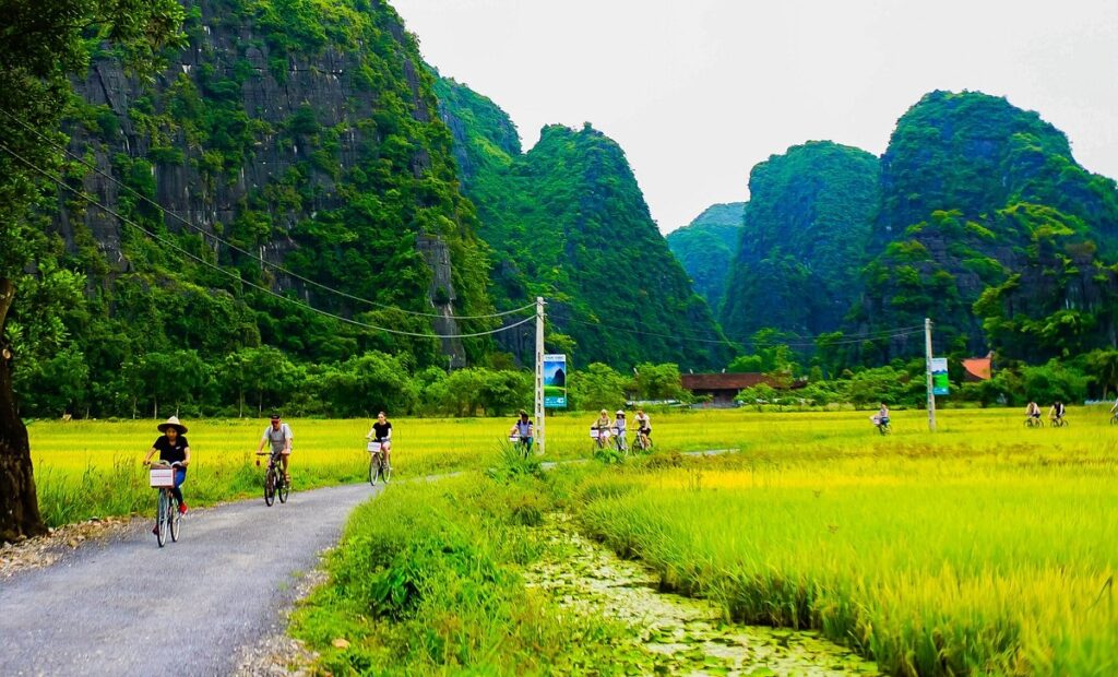 Du lịch Ninh Bình 2 ngày 1 đêm cùng Thế Sinh
