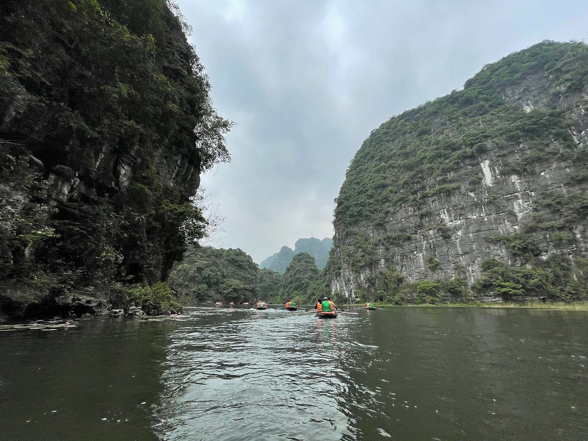 tour-du-lich-ninh-binh-du-lich-the-sinh-tourist-the-sinh-tourism-trang-an-005-20240510-141849 Tham khảo giá tour Ninh Bình 3 ngày 2 đêm tại Thesinh.vn