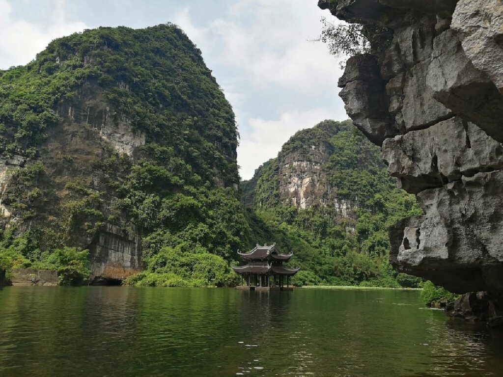 tour du lich ninh binh du lich the sinh tourist the sinh tourism trang an 017 20240510 141850