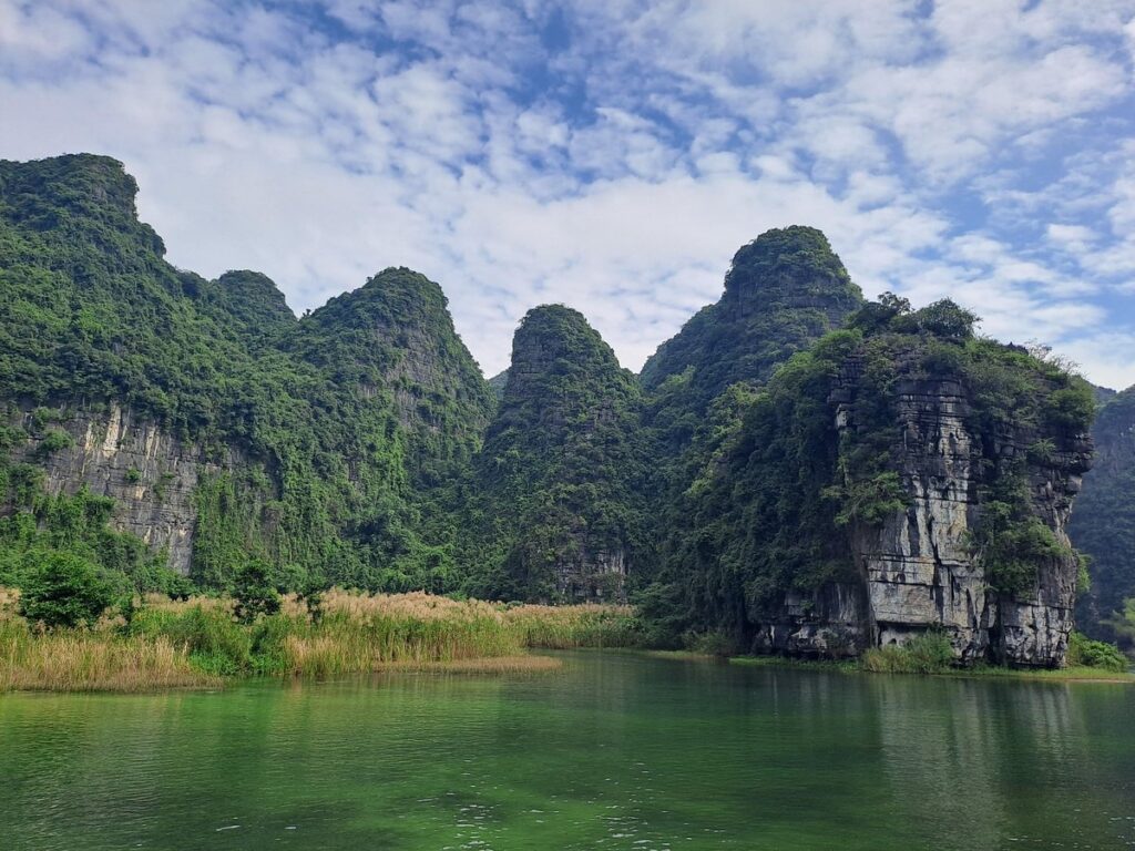 Tham khảo giá tour Ninh Bình 3 ngày 2 đêm tại Thesinh.vn