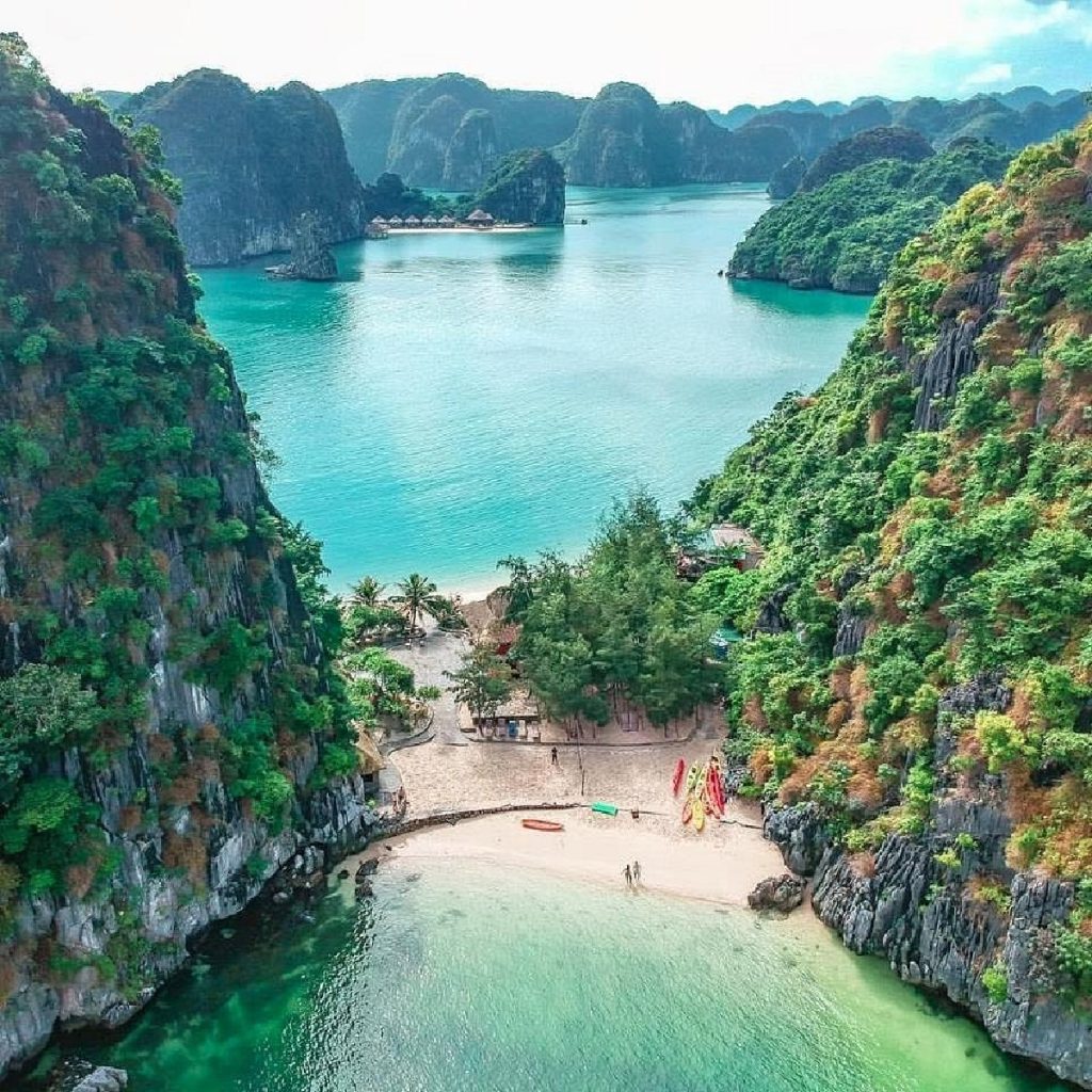 Tham khảo giá tour Cát Bà tại thesinh.vn - Ảnh sưu tầm