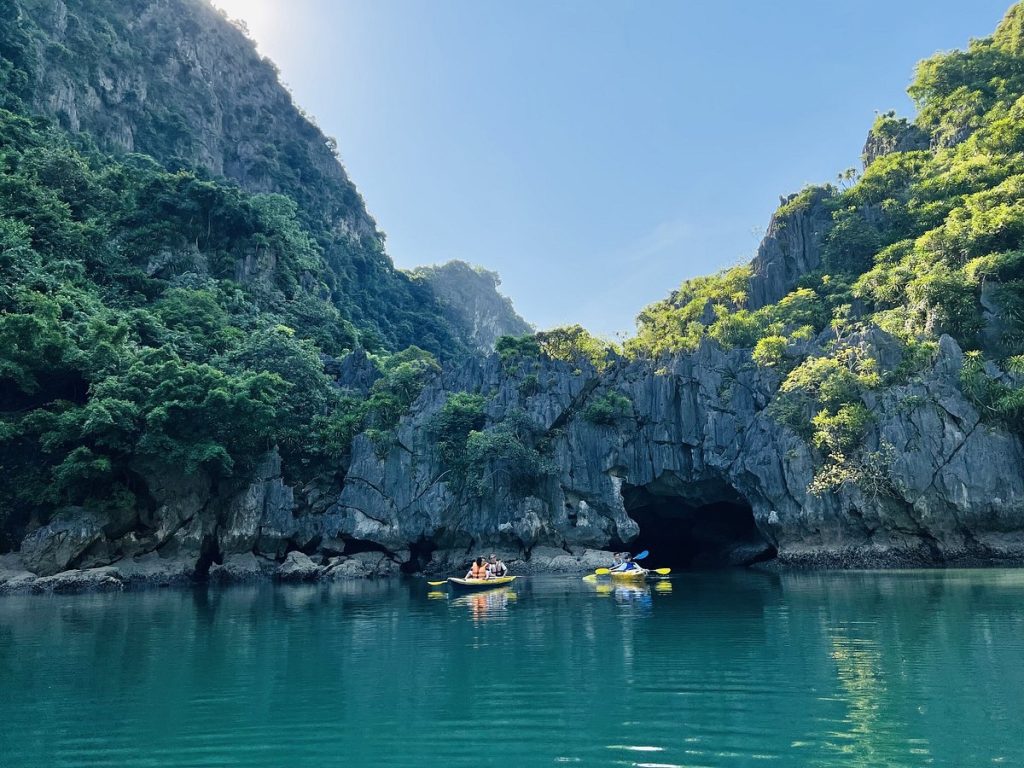 Hạ Long Cát Bà 3 Ngày 2 Đêm: Trọn Vẹn Vẻ Đẹp Vịnh Biển Bắc Bộ 11 tour du lich cat ba du lich the sinh tourist the sinh tourism sinhcafe travel 012 20240510 142151