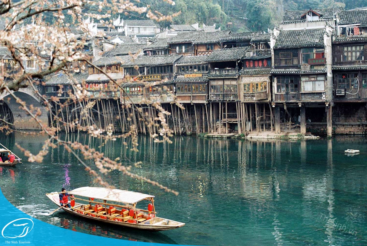 tour du lich phuong hoang co tran nam ninh phu dung tran truong gia gioi the sinh tourist the sinh tourism sinh cafe travel 015 20250211