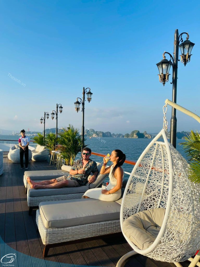 Du Thuyền Hạ Long 2 Ngày 1 Đêm – Trải Nghiệm Nghỉ Đêm Giữa Lòng Vịnh 11 du lich the sinh the sinh tourist du lich ha long tour ha long 028 20250725