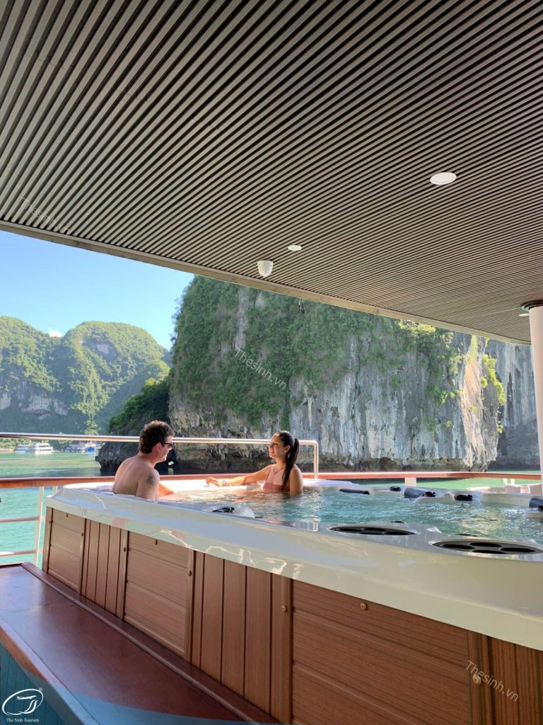 Du Thuyền Hạ Long 2 Ngày 1 Đêm – Trải Nghiệm Nghỉ Đêm Giữa Lòng Vịnh 12 du lich the sinh the sinh tourist du lich ha long tour ha long 030 20250725