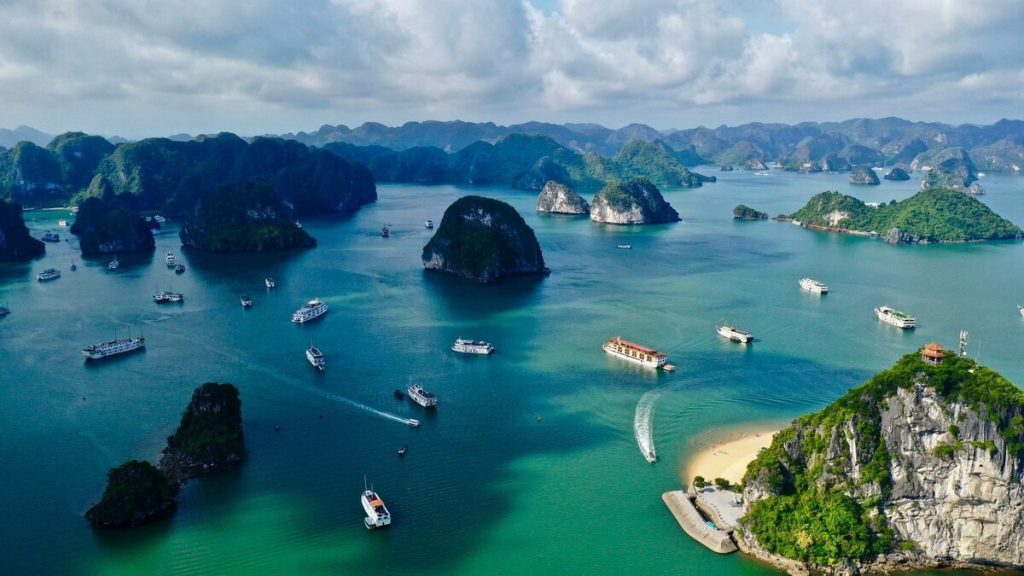 Du Thuyền Hạ Long 5 Sao - Kỳ Nghỉ Thượng Hạng Trên Vịnh Hạ Long 15 Du lịch Hạ Long - Ảnh sưu tầm