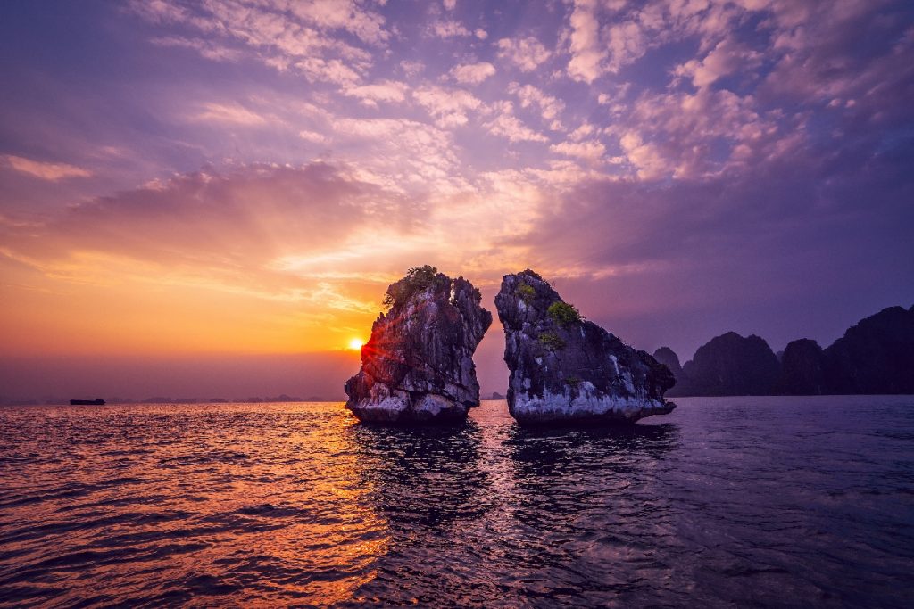 Tour Hạ Long 3 ngày 2 đêm giá tốt nhất tại The Sinh Tourist: Trải nghiệm đẳng cấp – Chi phí rõ ràng 13 Du lịch Hạ Long - Hòn Gà Chọi - Ảnh sưu tầm