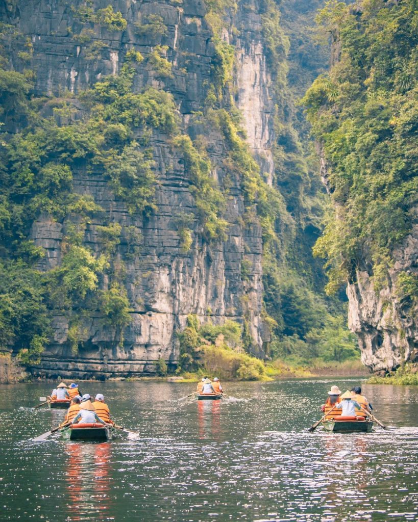 Tour Ninh Bình Tràng An 1 Ngày - Hành Trình Khám Phá Trọn Vẹn Nhất 12 dat tour di trang an du lich ninh binh the sinh tourism the sinh tourist 002 20240827
