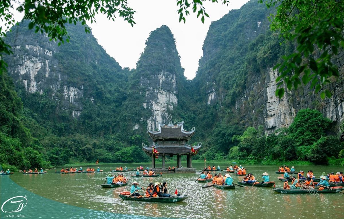 Tour Hoa Lư - Tràng An - Hang Múa 1 Ngày 7 Đi du lịch Ninh Bình - Tour Vip Bái Đính Tràng An 1 ngày