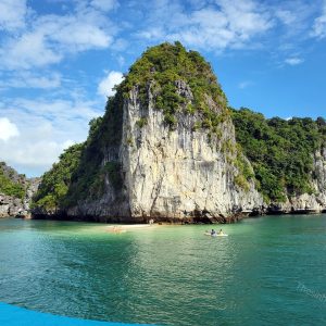 tour du lich cat ba du lich dao cat ba vinh lan ha the sinh tourist sinh cafe travel caption 6 20240919 103700