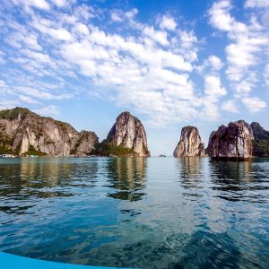 tour du lich cat ba du lich dao cat ba vinh lan ha the sinh tourist sinh cafe travel lan ha bay in an autumn 20240919 103701