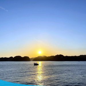tour du lich cat ba du lich dao cat ba vinh lan ha the sinh tourist sinh cafe travel sunset on lan h bay monkey 20240919 103702