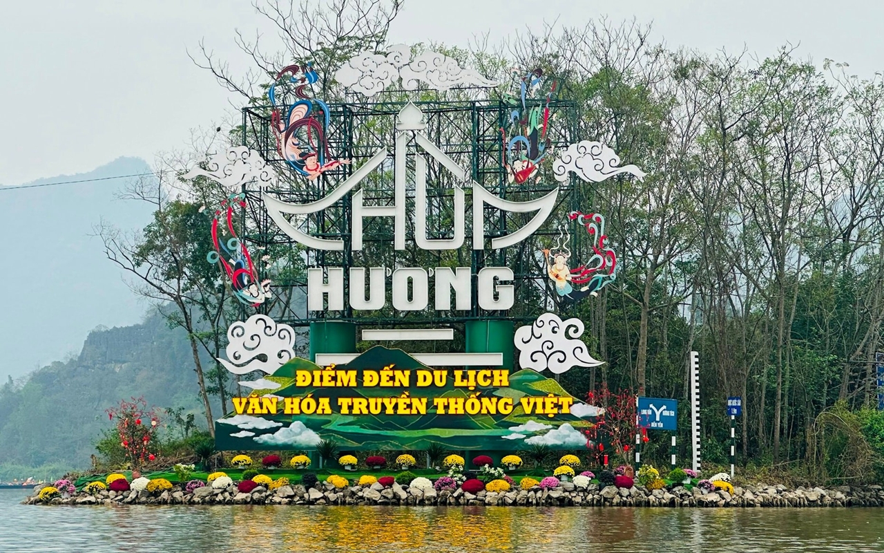 Tour Chùa Hương 1 ngày – Lịch trình chi tiết, giá ưu đãi cùng Thế Sinh Tourist 3 Đặt tour Chùa Hương giá rẻ tại thesinh.vn